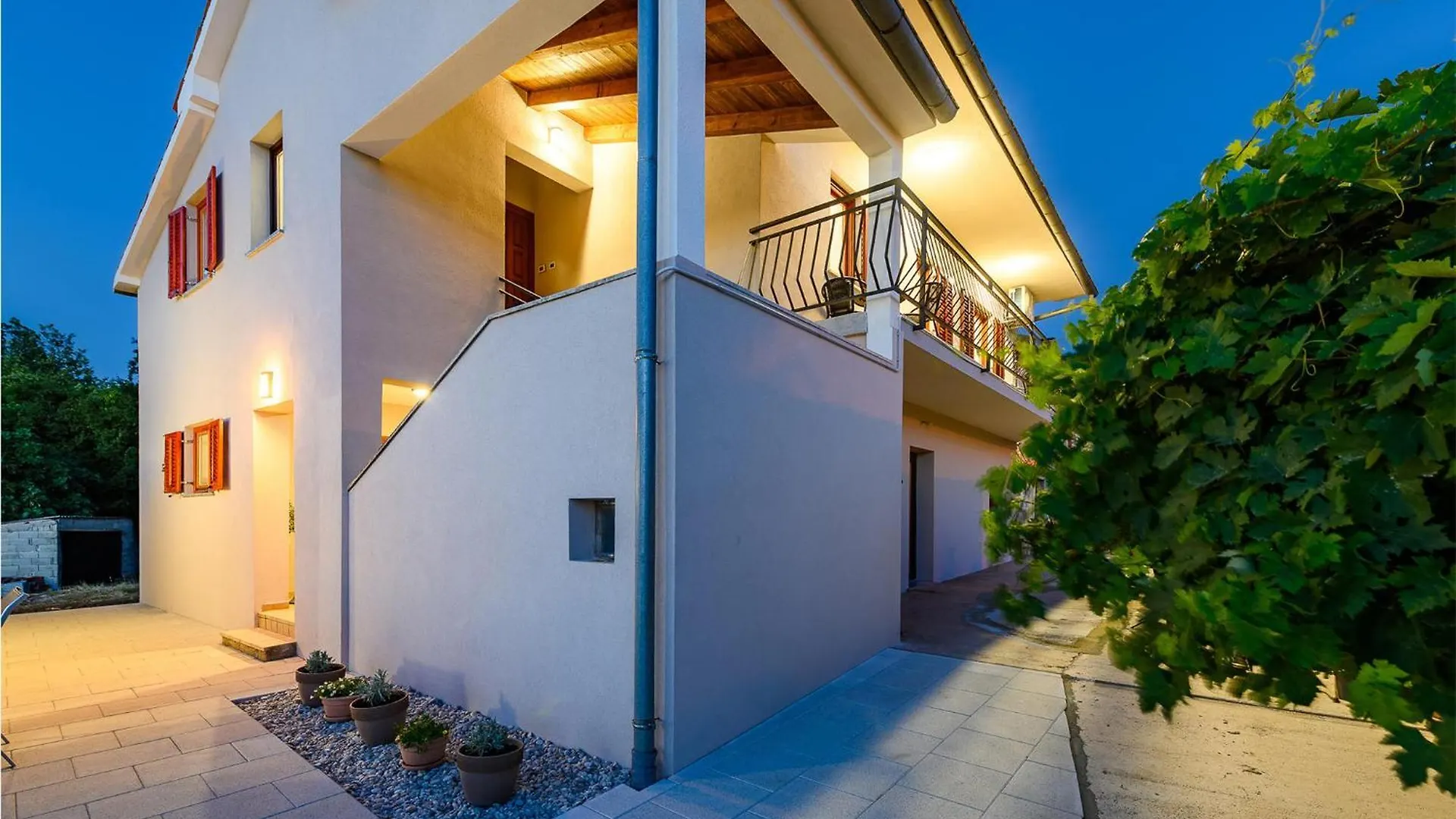3 Bedroom Lovely Apartment In Labin