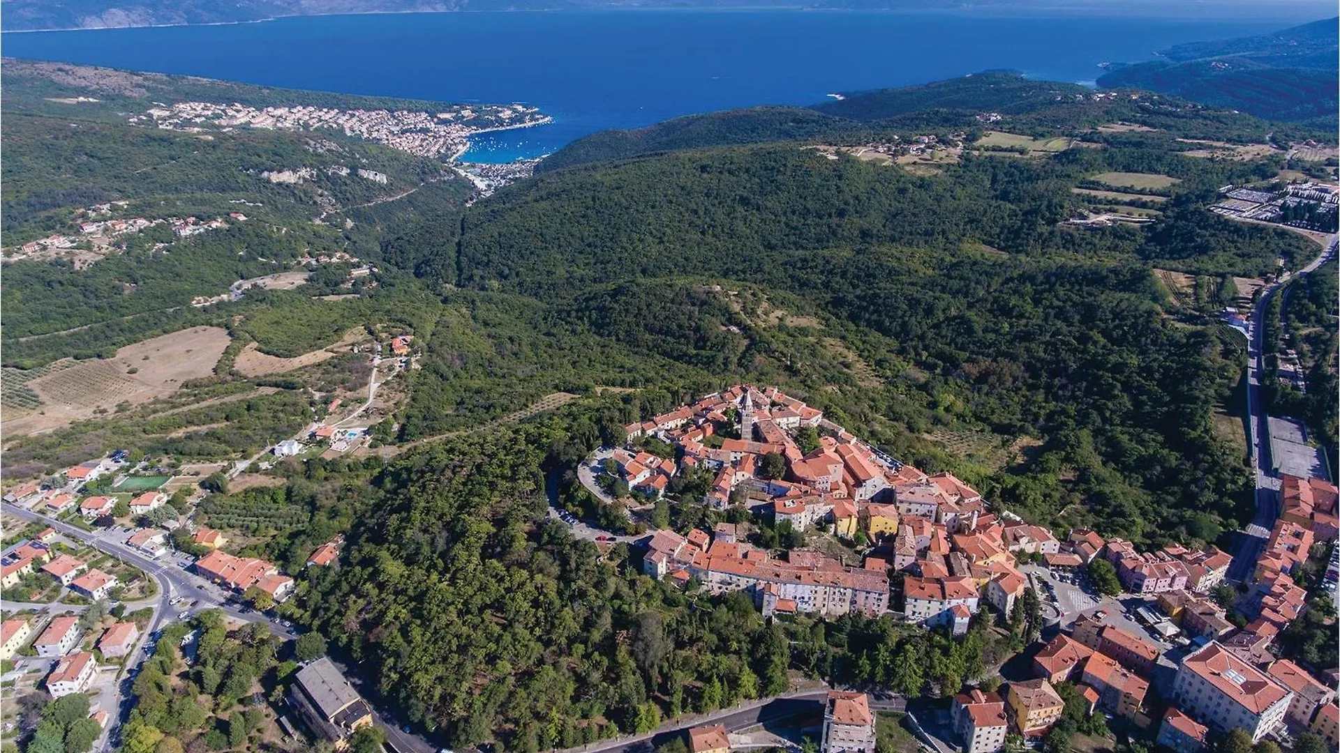 3 Bedroom Lovely Apartment In Labin Labin