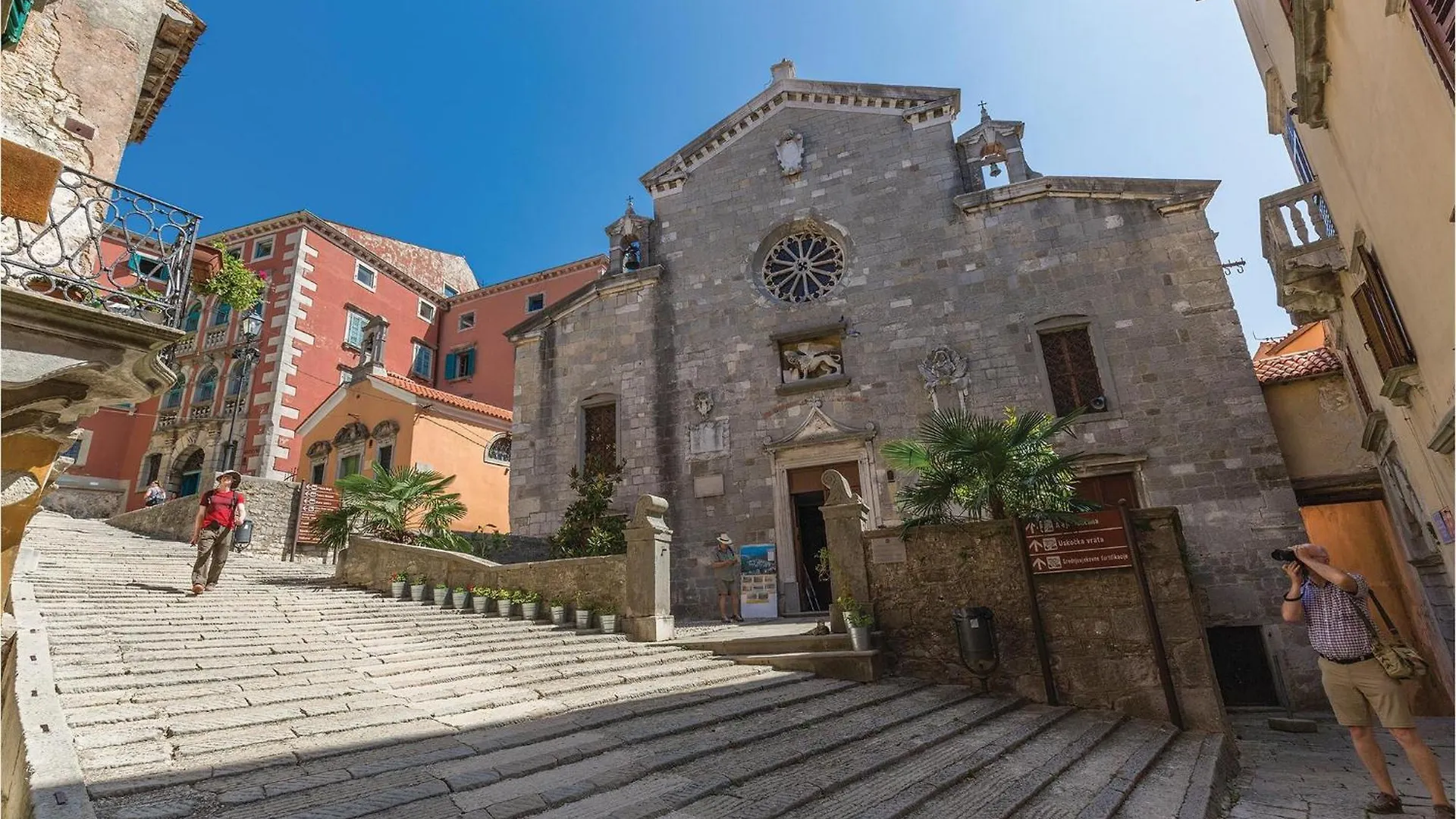 3 Bedroom Lovely Apartment In Labin Labin